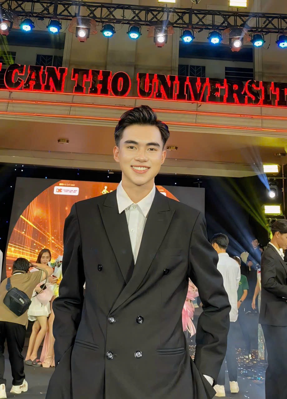 Bình Yên tham gia Miss DNC 2024 - Hoa khôi Đại học Nam Cần Thơ 2024. Bình Yên tham gia Miss DNC 2024 - Hoa khôi Đại học Nam Cần Thơ 2024.