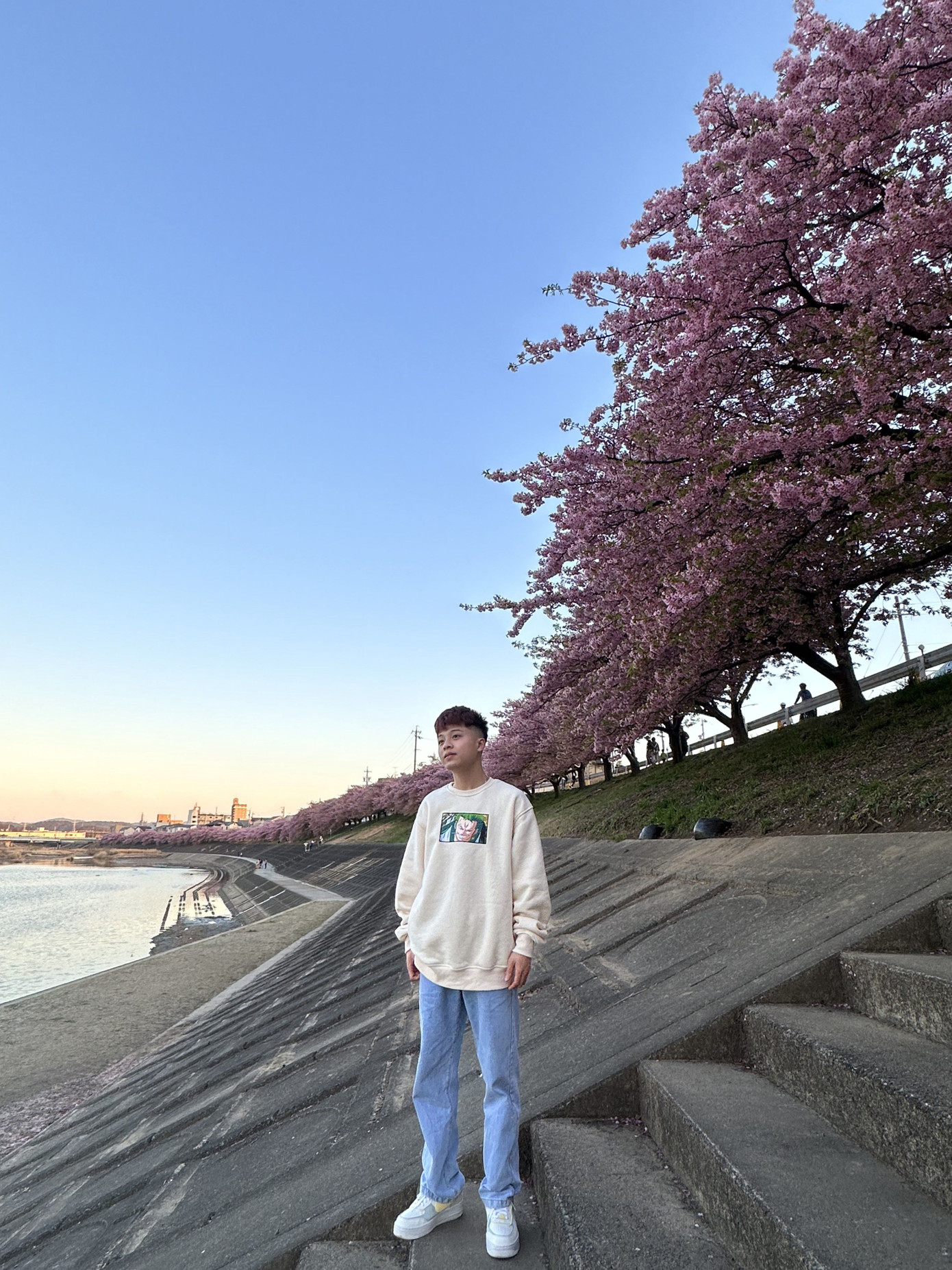 Đỗ Quý Đạt Hoàng (sinh năm 2003) đang học tập và sinh sống tại Nhật Bản.