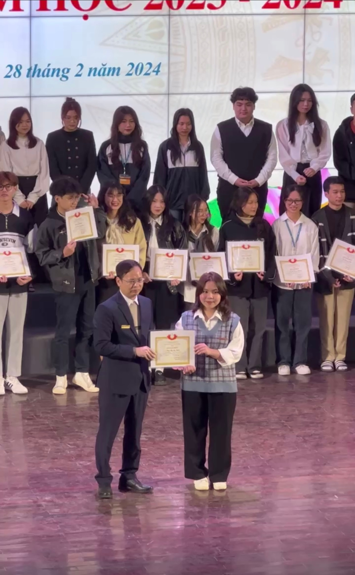 Mỹ Uyên đạt Danh hiệu Sinh viên tiêu biểu Chương trình đào tạo Chất lượng cao Học viện Tài chính.