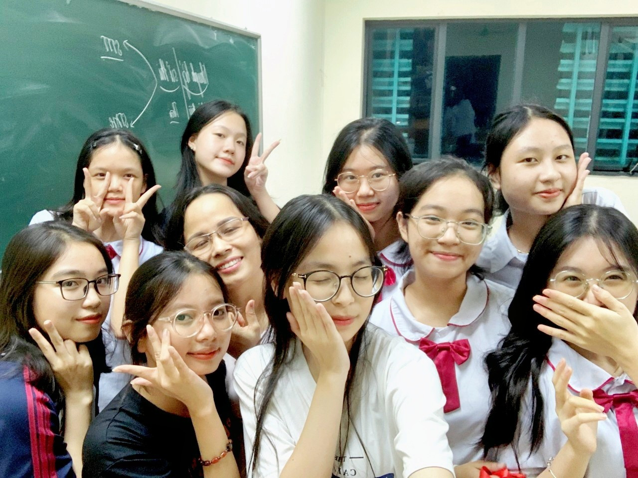 Khánh Giang cùng các bạn trong đội tuyển.