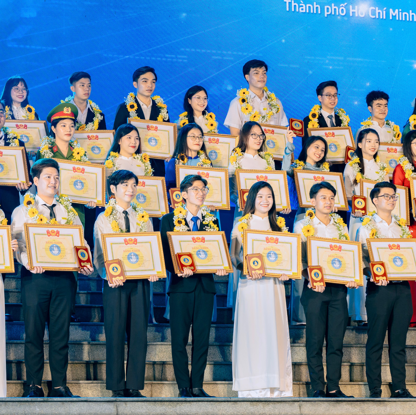 Minh vinh dự nhận Giải thưởng Sao Tháng Giêng năm 2023.