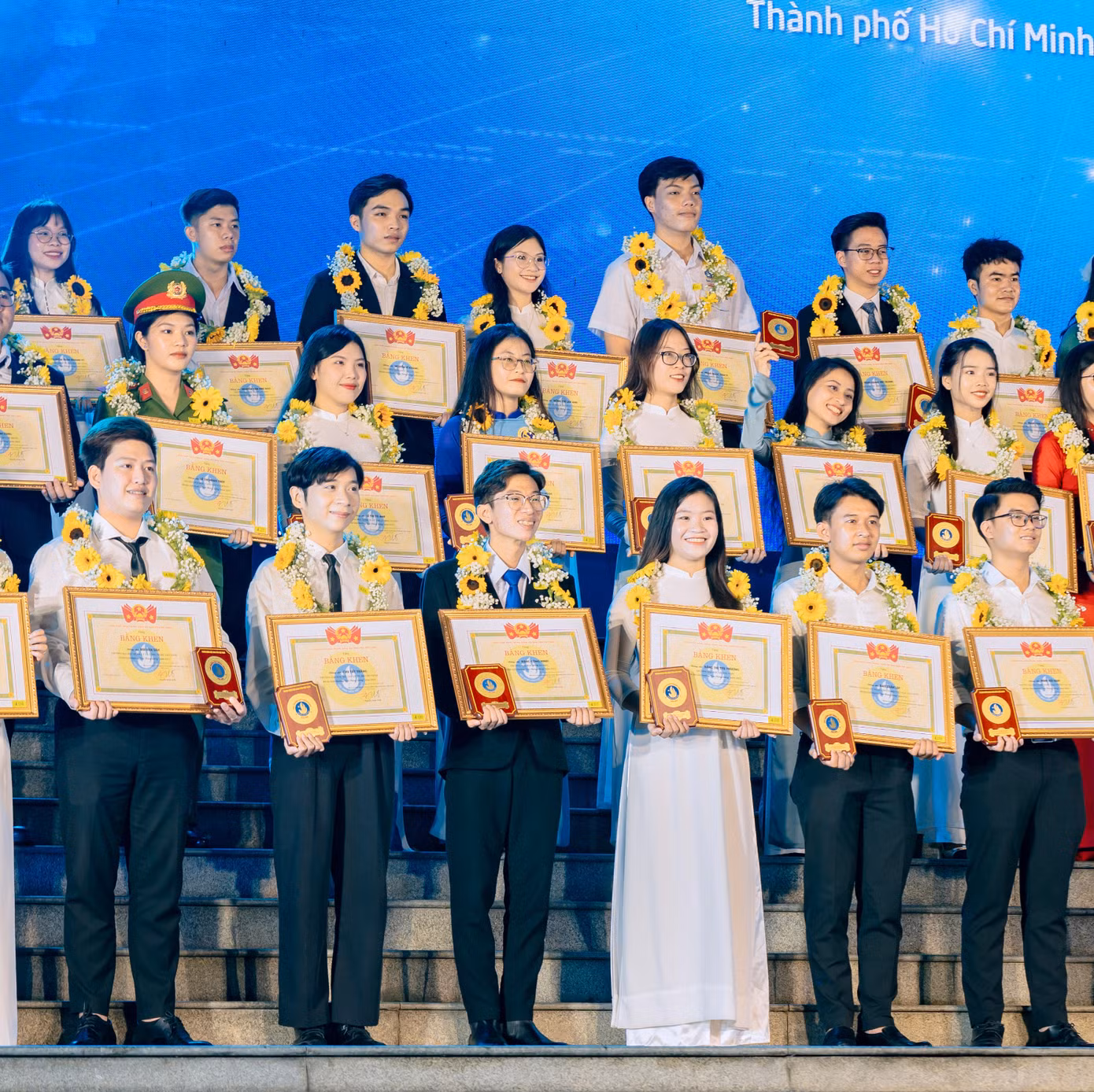Minh vinh dự nhận Giải thưởng Sao Tháng Giêng năm 2023.