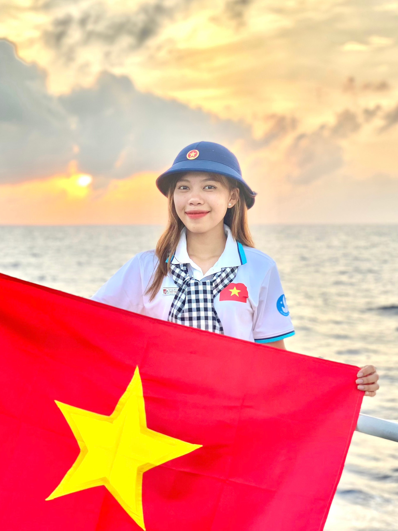 Cao Thị Kim Hằng, sinh viên năm 4 chuyên ngành Thương mại điện tử, Trường Đại học Kinh tế TP. Hồ Chí Minh - Phân hiệu Vĩnh Long.