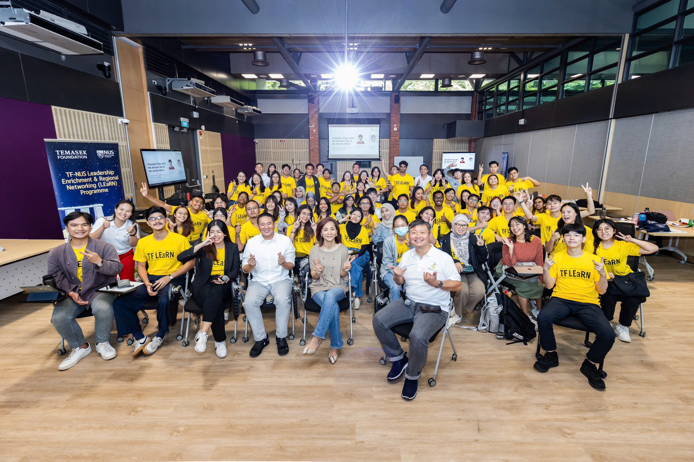 Chương trình trao đổi sinh viên TF – NUS LEaRN có 60 sinh viên tham gia, bao gồm: 30 sinh viên người Singapore và 30 sinh viên còn lại từ các nước khác trong khu vực Đông Nam Á.