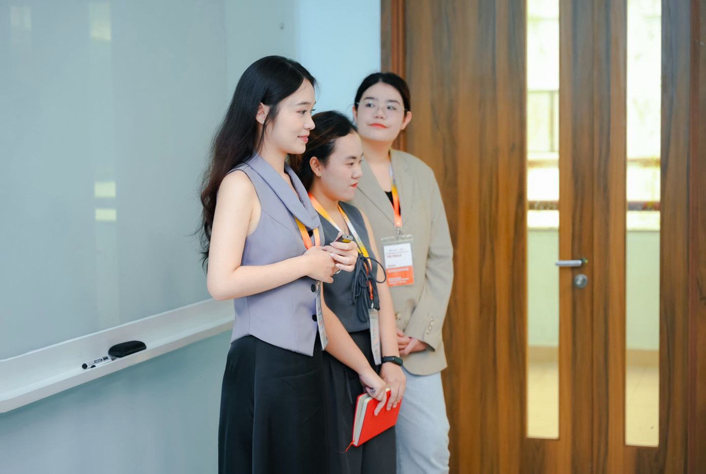 Kiều Oanh tham gia chung kết cuộc thi Nghiên cứu Khoa học RESFES.