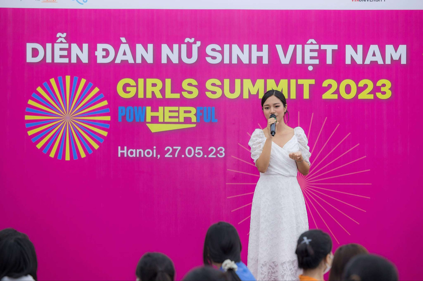 Lâm Phương có cơ hội trở thành diễn giả cho sự kiện Diễn đàn Nữ sinh Việt Nam với sự tham gia của hơn 1000 nữ sinh và các nữ lãnh đạo doanh nghiệp, người truyền cảm hứng. Lâm Phương có cơ hội trở thành diễn giả cho sự kiện Diễn đàn Nữ sinh Việt Nam với sự tham gia của hơn 1000 nữ sinh và các nữ lãnh đạo doanh nghiệp, người truyền cảm hứng.