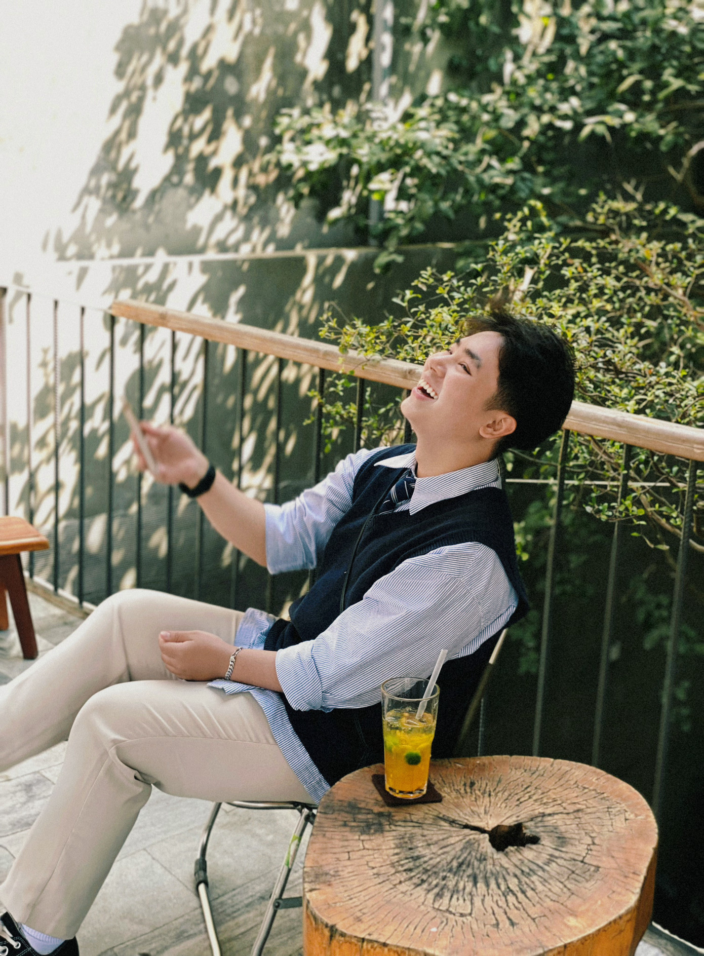 Mọi khó khăn không khiến Phạm Minh Hiếu dừng lại ngọn lửa hăng say nghiên cứu khoa học. Mọi khó khăn không khiến Phạm Minh Hiếu dừng lại ngọn lửa hăng say nghiên cứu khoa học.