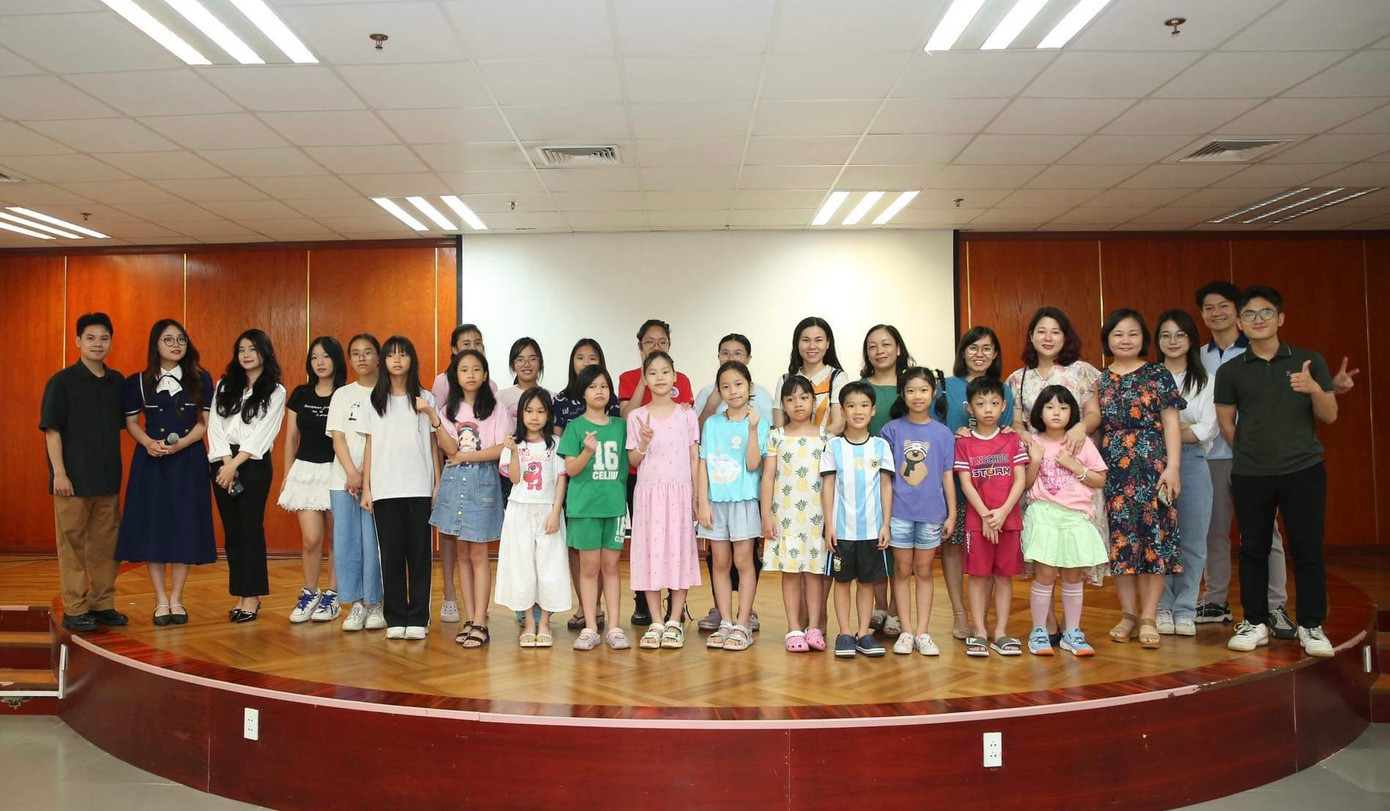 Thu Vân là Phó ban tổ chức Giảng dạy Lớp học kỹ năng dẫn chương trình Tình nguyện Hè 2024 tại Đại học Kinh tế Quốc dân. Thu Vân là Phó ban tổ chức Giảng dạy Lớp học kỹ năng dẫn chương trình Tình nguyện Hè 2024 tại Đại học Kinh tế Quốc dân.