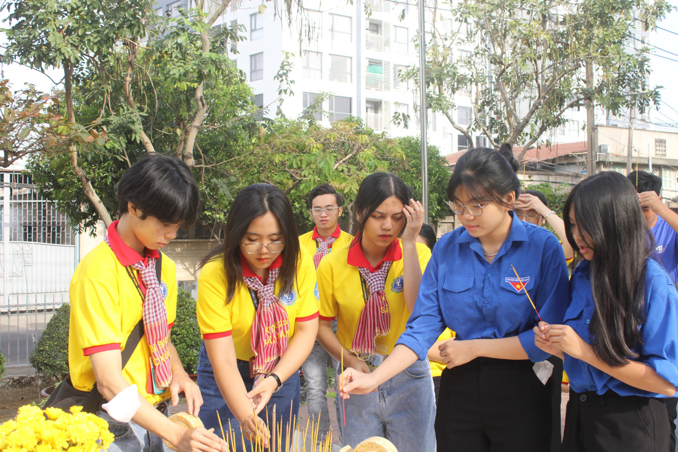 Tường Vi là một sinh viên tích cực trong các hoạt động và công tác Đoàn - Hội. Tường Vi là một sinh viên tích cực trong các hoạt động và công tác Đoàn - Hội.