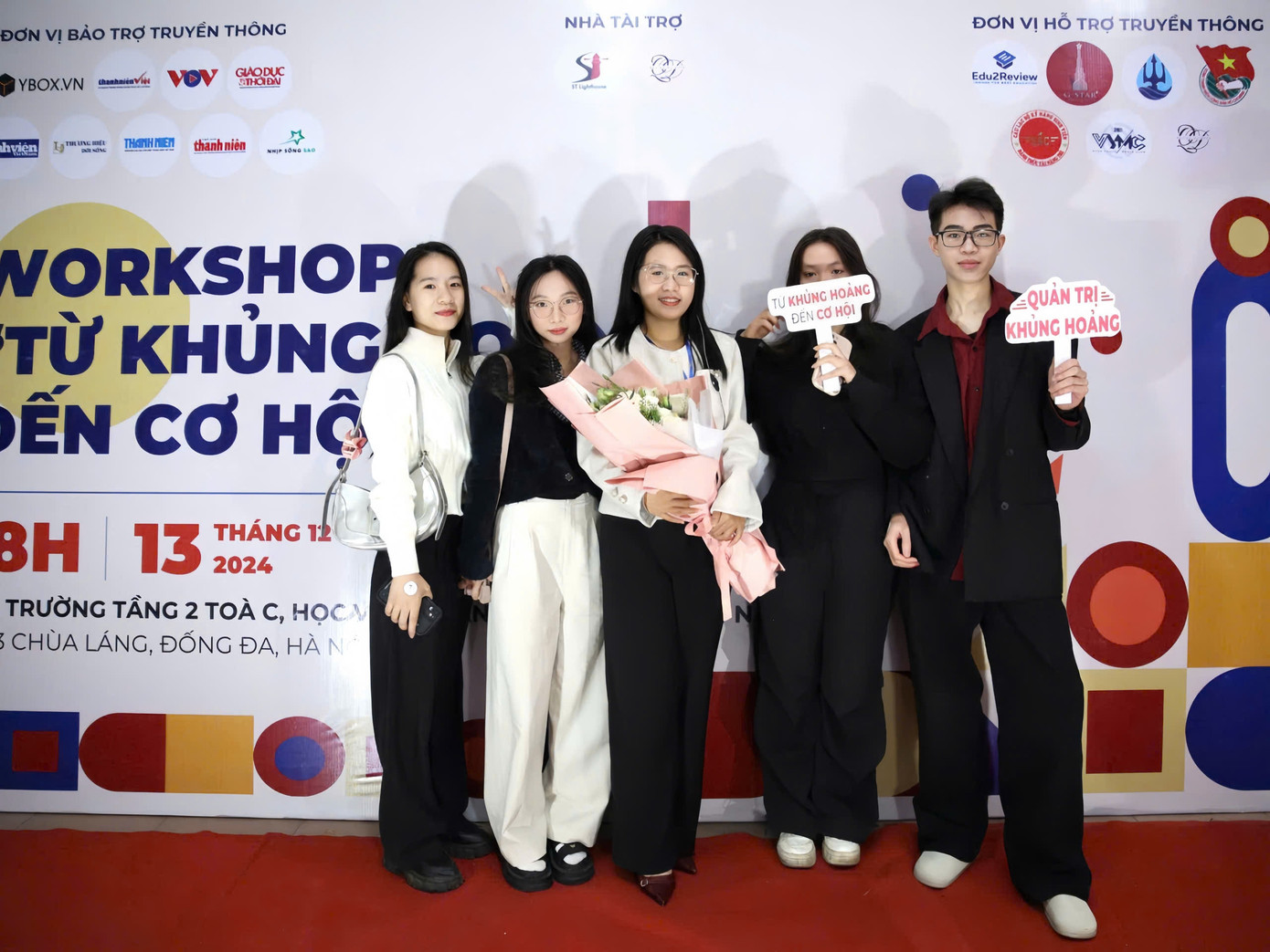 Hình ảnh tại sự kiện. Hình ảnh tại sự kiện.