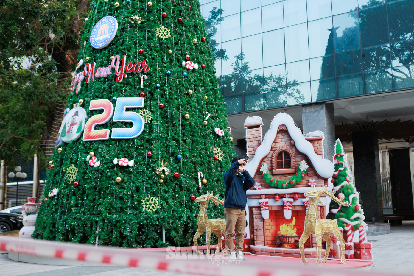 Những góc trang trí độc đáo, kỳ công tại TMU.