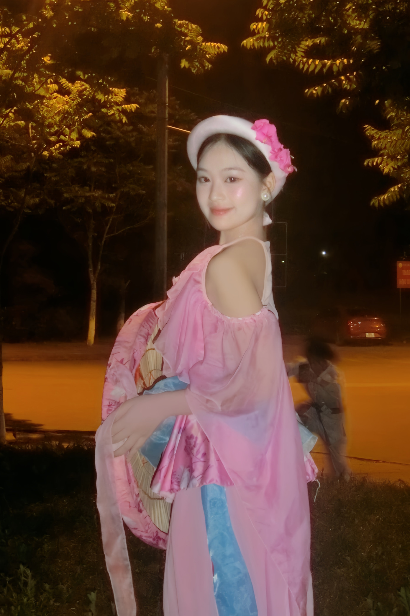 Khi được khoác lên mình trang phục múa, Duy Phương cảm thấy bản thân có sứ mệnh truyền tải những vẻ đẹp văn hóa và các giá trị ở tác phẩm này.