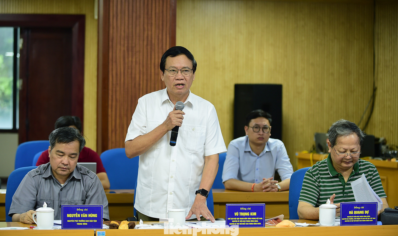 Ông Vũ Trọng Kim phát biểu góp ý, đề xuất tại hội nghị. Ảnh: Xuân Tùng