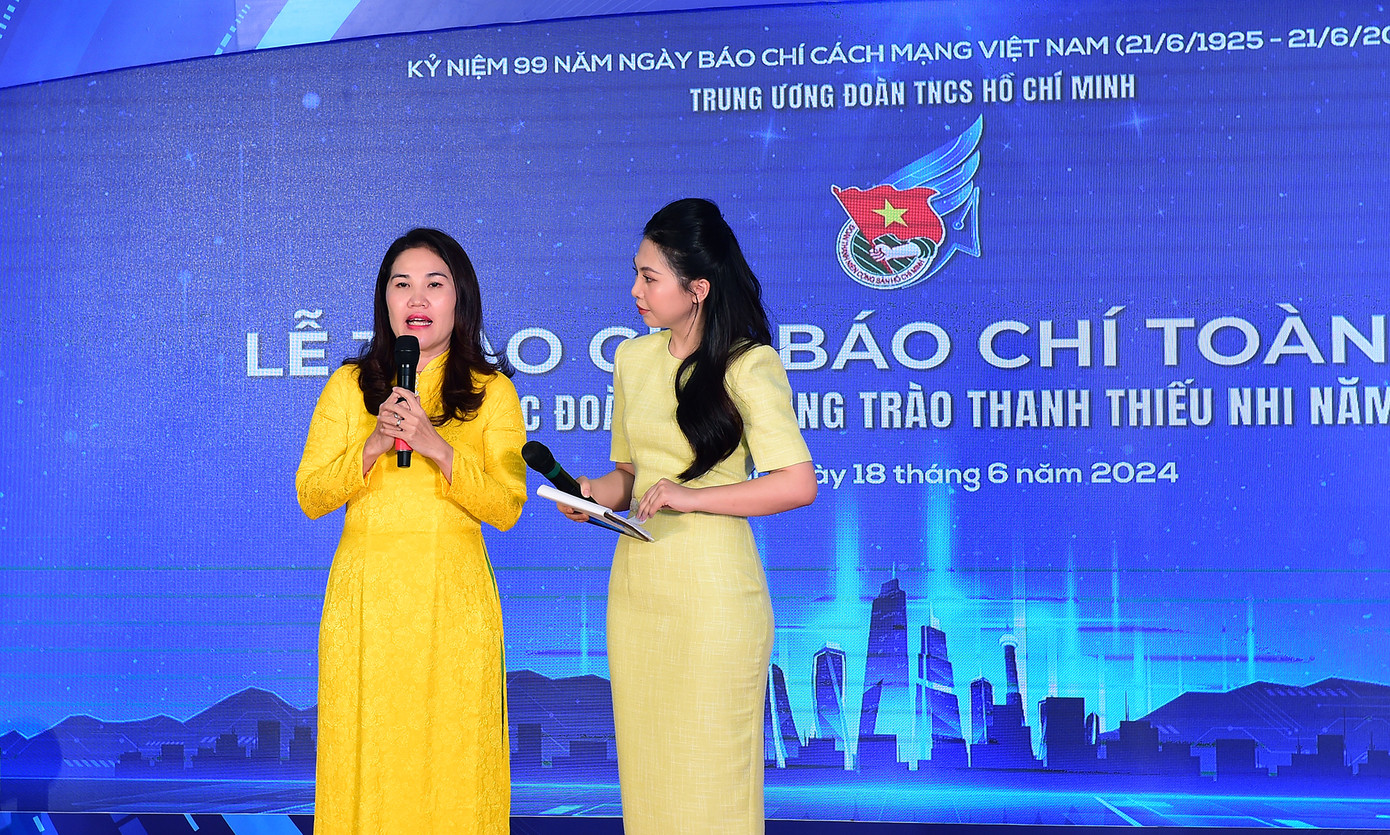 Đại diện hai nhóm tác giả của Đài PT-TH tỉnh Gia Lai và Báo Nhân Dân giao lưu tại chương trình. Ảnh: Xuân Tùng Đại diện hai nhóm tác giả của Đài PT-TH tỉnh Gia Lai và Báo Nhân Dân giao lưu tại chương trình. Ảnh: Xuân Tùng