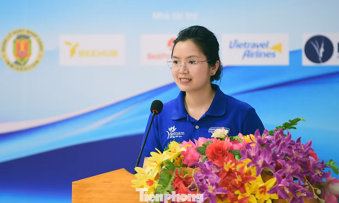Chị Vũ Hà Giang - Bí thư Đoàn Thanh niên Cục Du lịch Quốc gia Việt Nam phát biểu tại chương trình. Ảnh: Xuân Tùng