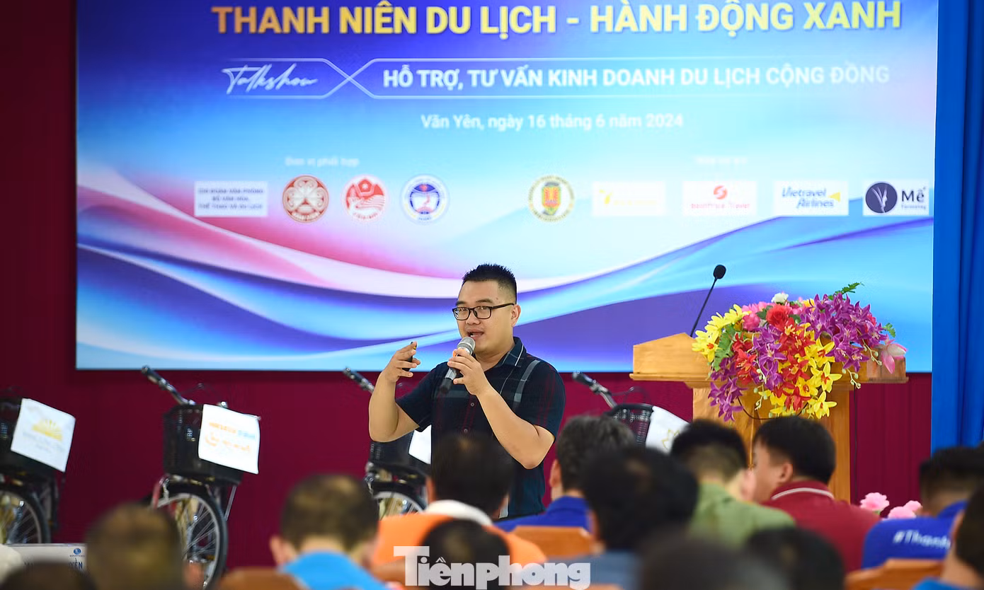 Tại chương trình diễn ra phần trao đổi, thảo luận giữa người dân và các diễn giả, khách mời liên quan đến vấn đề vận hành, kinh doanh du lịch homestay. Ảnh: Xuân Tùng