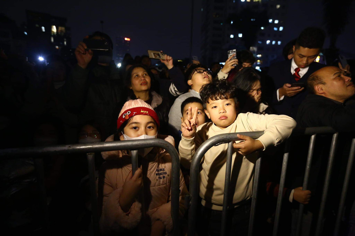 Pháo hoa rực sáng trên bầu trời chào năm mới Giáp Thìn 2024 ảnh 150 Pháo hoa rực sáng trên bầu trời chào năm mới Giáp Thìn 2024 ảnh 150