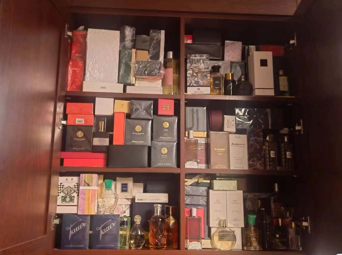 Số nước hoa Zhang Qijing sở hữu. Số nước hoa Zhang Qijing sở hữu.