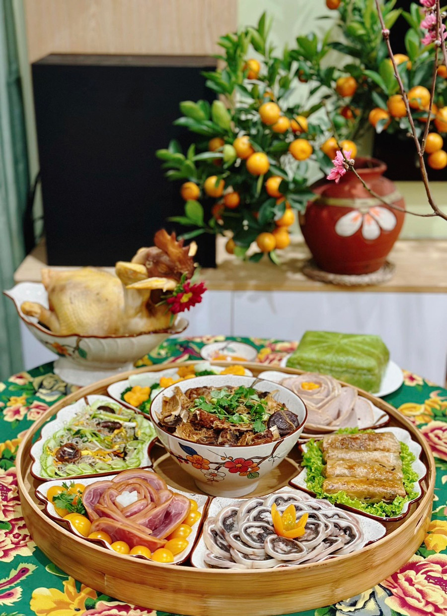 Mâm cơm cúng ngày ông Công ông Táo nhà chị Thủy Mâm cơm cúng ngày ông Công ông Táo nhà chị Thủy