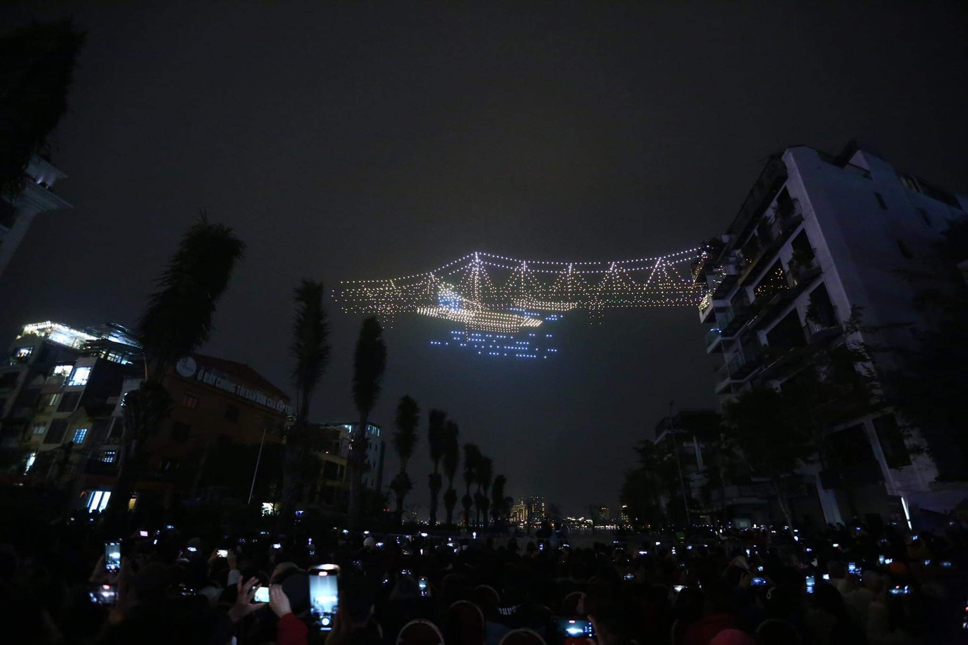 Pháo hoa rực sáng trên bầu trời chào năm mới Giáp Thìn 2024 ảnh 151 Pháo hoa rực sáng trên bầu trời chào năm mới Giáp Thìn 2024 ảnh 151