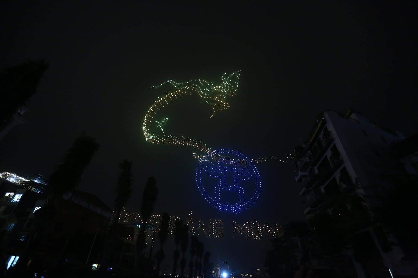 Pháo hoa rực sáng trên bầu trời chào năm mới Giáp Thìn 2024 ảnh 153 Pháo hoa rực sáng trên bầu trời chào năm mới Giáp Thìn 2024 ảnh 153