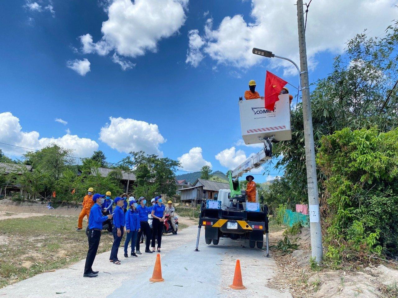 Công trình thanh niên "Ánh sáng đường quê" ở thôn Vĩnh Hòa, xã Triệu Vân, huyện Triệu Phong. Công trình thanh niên "Ánh sáng đường quê" ở thôn Vĩnh Hòa, xã Triệu Vân, huyện Triệu Phong.