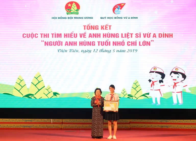 Trao giải thưởng Kim Đồng cho 62 cán bộ chỉ huy Đội xuất sắc ảnh 1