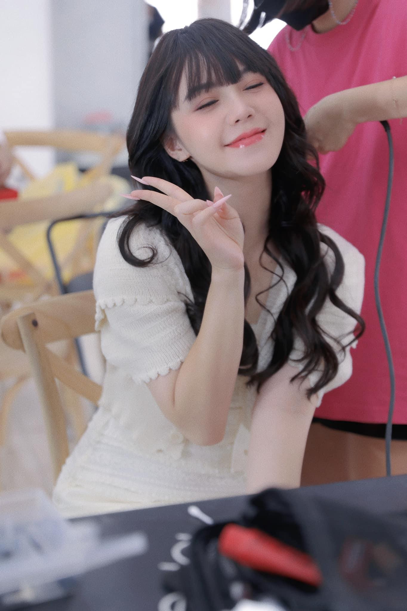 Biểu cảm dễ thương của diễn viên Quỳnh Kool.