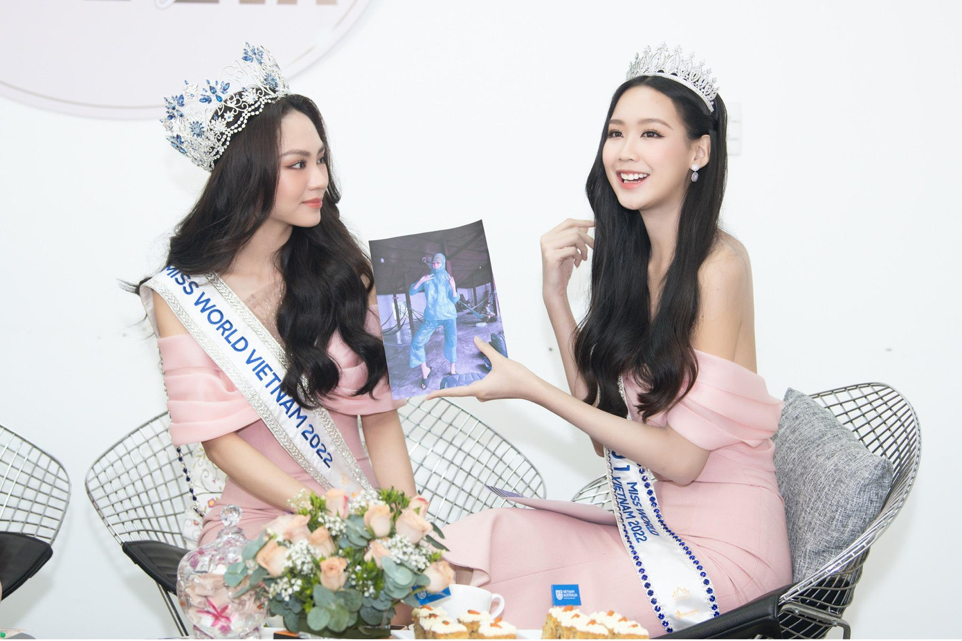 Trong họp báo sau đăng quang, Á hậu Bảo Ngọc cũng cho rằng, với cô, danh hiệu Á hậu ở thời điểm này là phù hợp. &quot;Tôi không nghĩ đến việc mình còn thiếu điều gì để không đăng quang. Danh hiệu này vào thời điểm này có lẽ là phù hợp cho tôi. Tôi tin vào sự lựa chọn, góc nhìn của giám khảo. Tôi có thời gian để hoàn thiện, theo đuổi hành trình sắp tới. Biết đâu tôi có cơ hội tham gia một đấu trường khác lớn hơn”- Bảo Ngọc tâm sự.