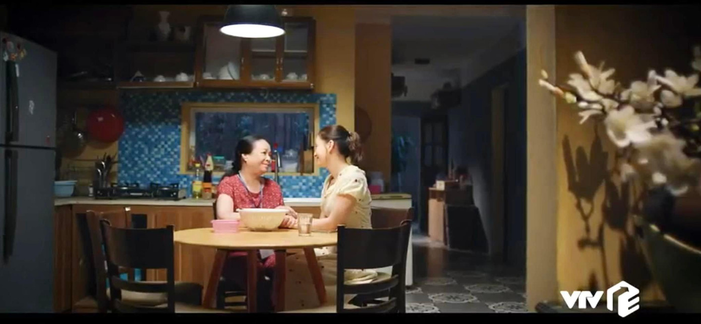Những cảnh quay giữa bà Nga và cô con gái lớn Vân Khánh khiến người xem không cầm được nước mắt.