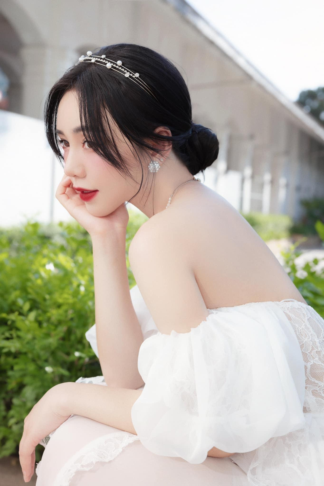 Hiện tại, bộ phim “Ga-ra hạnh phúc” đang ở giai đoạn cao trào nhất khi Sơn Ca phát hiện bị bạn trai phản bội, lén lút có mối quan hệ ngoài luồng với sếp nữ Cẩm Khê (Diễm Hương). Dù Quân cố gắng giải thích vì mong muốn cho bạn gái cuộc sống tốt đẹp hơn nhưng Sơn Ca bỏ ngoài tai và xem đó là suy nghĩ lệch lạc của Quân.