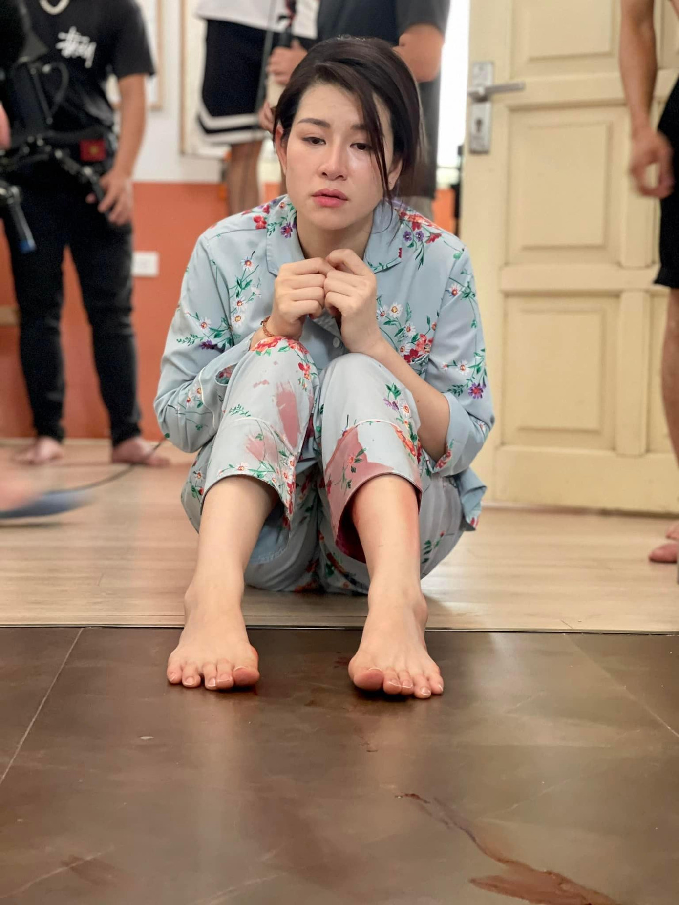 Một số hình ảnh hậu trường được diễn viên Lưu Huyền Trang chia sẻ.