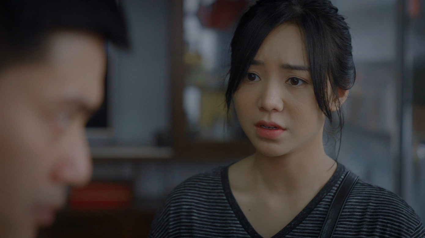 Quỳnh Kool sinh năm 1995, tên thật là Nguyễn Thị Quỳnh. Cô được đào tạo bài bản ở trường Đại học Sân khấu Điện ảnh.