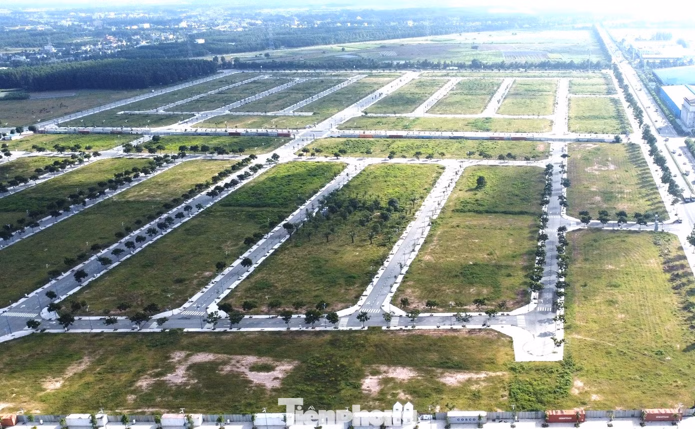 Dự án Khu nhà ở Đại Nam đối diện với các Khu công nghiệp Sóng Thần 3, Kim Huy và Đại Đăng.