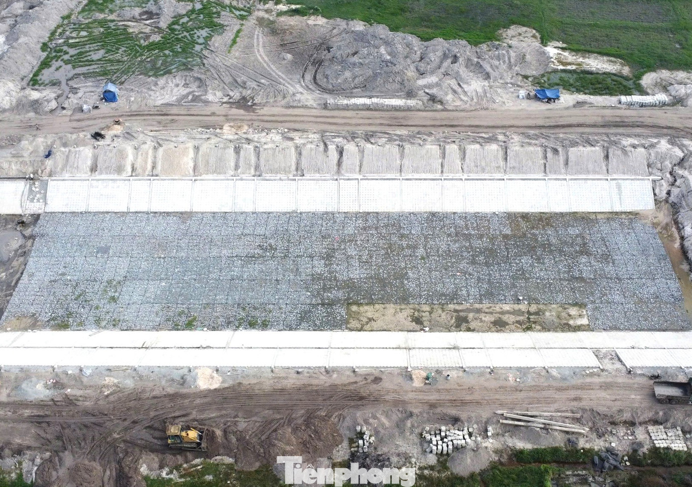 Dự án nạo vét gia cố Suối Cái từ cầu Thợ Ụt đến sông Đồng Nai đi qua các phường Phú Chánh, Vĩnh Tân, Tân Hiệp thuộc TP.Tân Uyên (Bình Dương) là công trình trọng điểm được Bình Dương đầu tư xây dựng nhằm bảo đảm nhu cầu tiêu thoát nước mưa, nước thải đã qua xử lý cho lưu vực suối Cái, góp phần cải tạo môi trường, chỉnh trang đô thị, kết hợp phát triển giao thông khu vực.