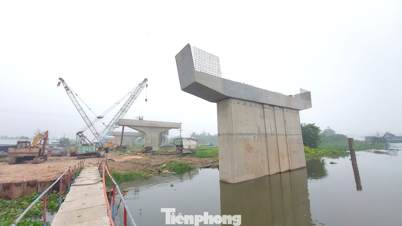 Cầu Bình Gởi có tổng vốn đầu tư gần 600 tỷ đồng.