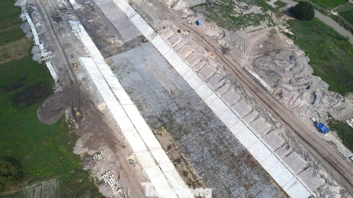 Công trình có chiều dài gần 20 km, tổng vốn đầu tư 5.892 tỷ đồng.