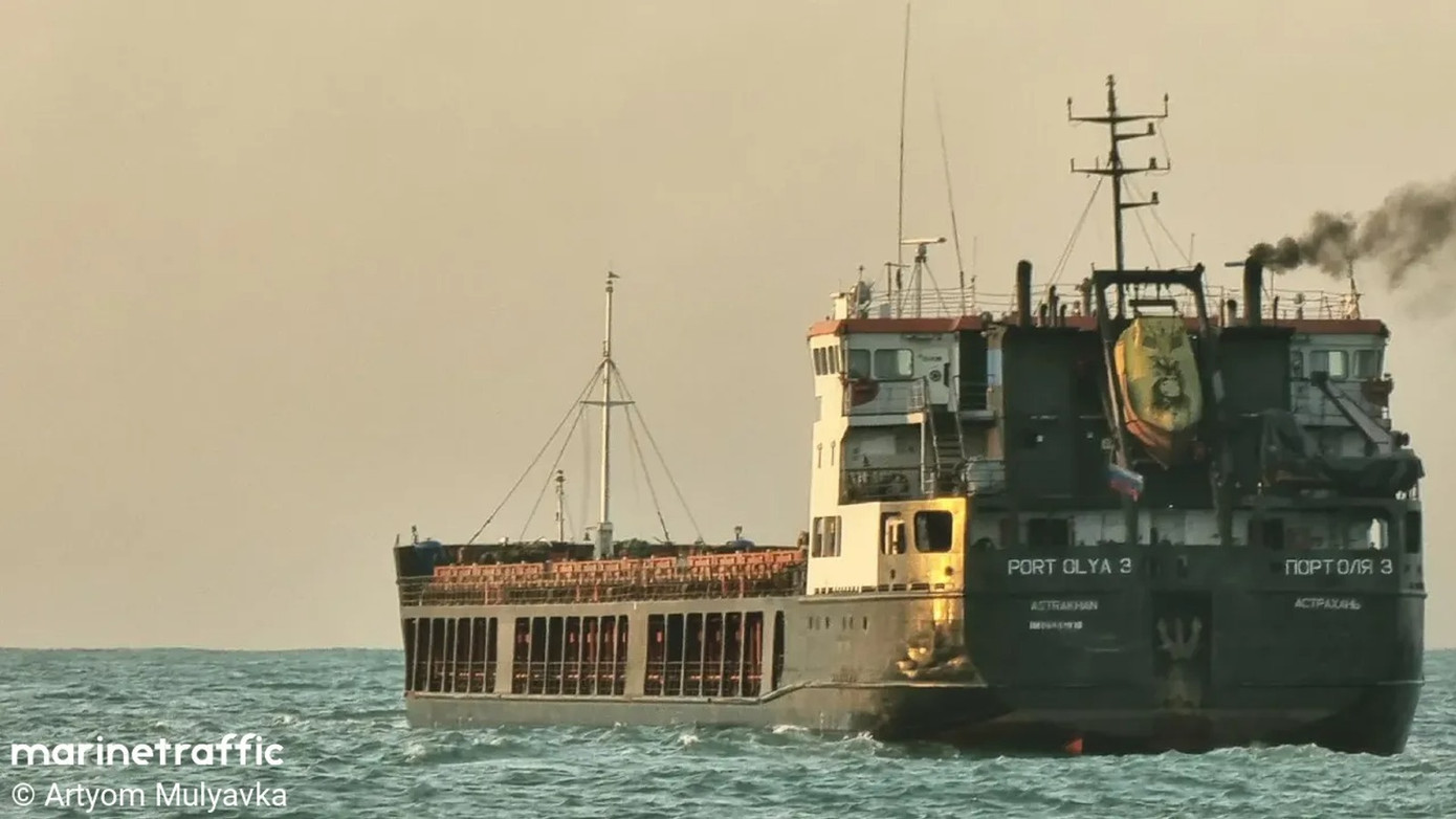 Tàu Port Olya 3. (Ảnh: Artyom Mulyavka) Tàu Port Olya 3. (Ảnh: Artyom Mulyavka)