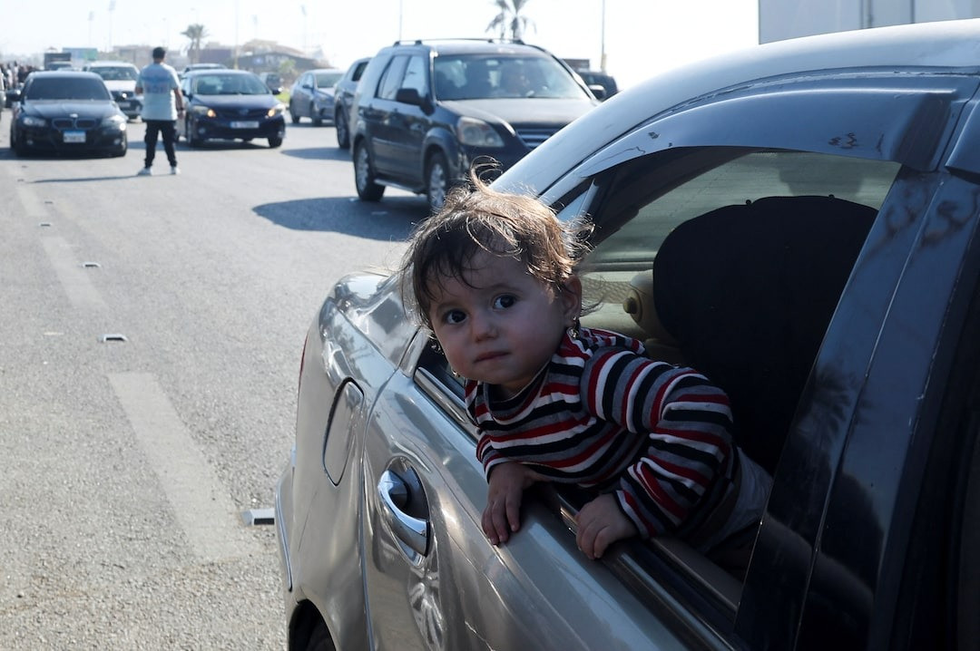 Người dân Li-băng khẩn trương sơ tán khỏi các khu vực có nguy cơ bị Israel tấn công. (Ảnh: Reuters) Người dân Li-băng khẩn trương sơ tán khỏi các khu vực có nguy cơ bị Israel tấn công. (Ảnh: Reuters)