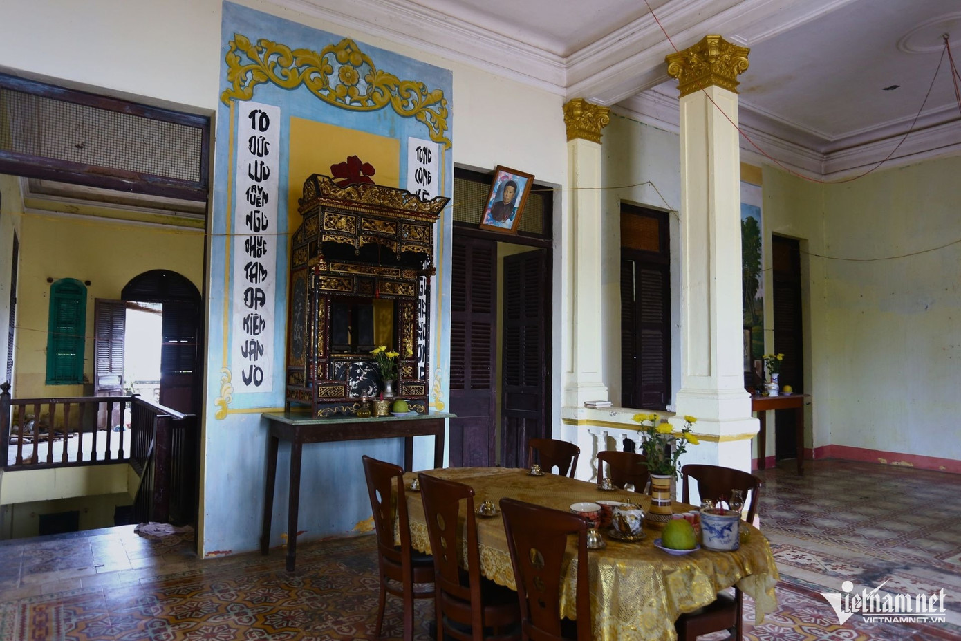 Bên trong "nhà lầu ông Phủ" vẫn giữ nguyên kiến trúc từ năm 1924 đến nay. Ảnh: Hoàng Anh Bên trong "nhà lầu ông Phủ" vẫn giữ nguyên kiến trúc từ năm 1924 đến nay. Ảnh: Hoàng Anh