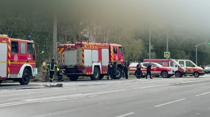 Lực lượng chức năng tại hiện trường. (Ảnh: Pravda) Lực lượng chức năng tại hiện trường. (Ảnh: Pravda)