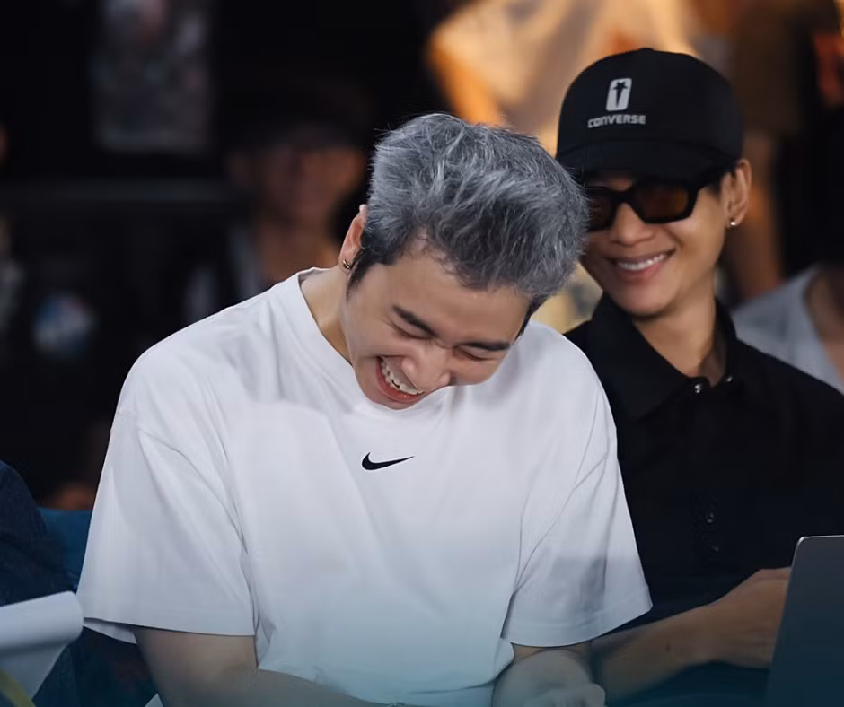 Karik từng là HLV "mát tay" của Rap Việt khi dẫn dắt G.Ducky trở thành Á Quân mùa 1 và giúp Seachains chạm tay đến ngôi vị Quán Quân mùa 2.