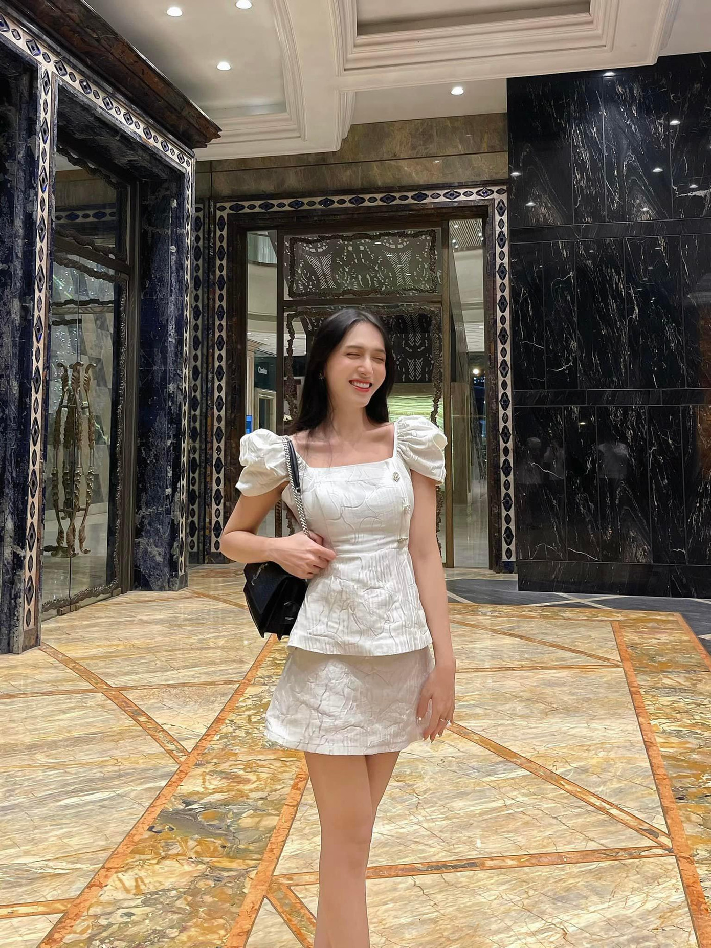 Nhan sắc xinh đẹp và vóc dáng chuẩn chỉnh của mỹ nhân 9X nhận về nhiều lời khen từ netizen.