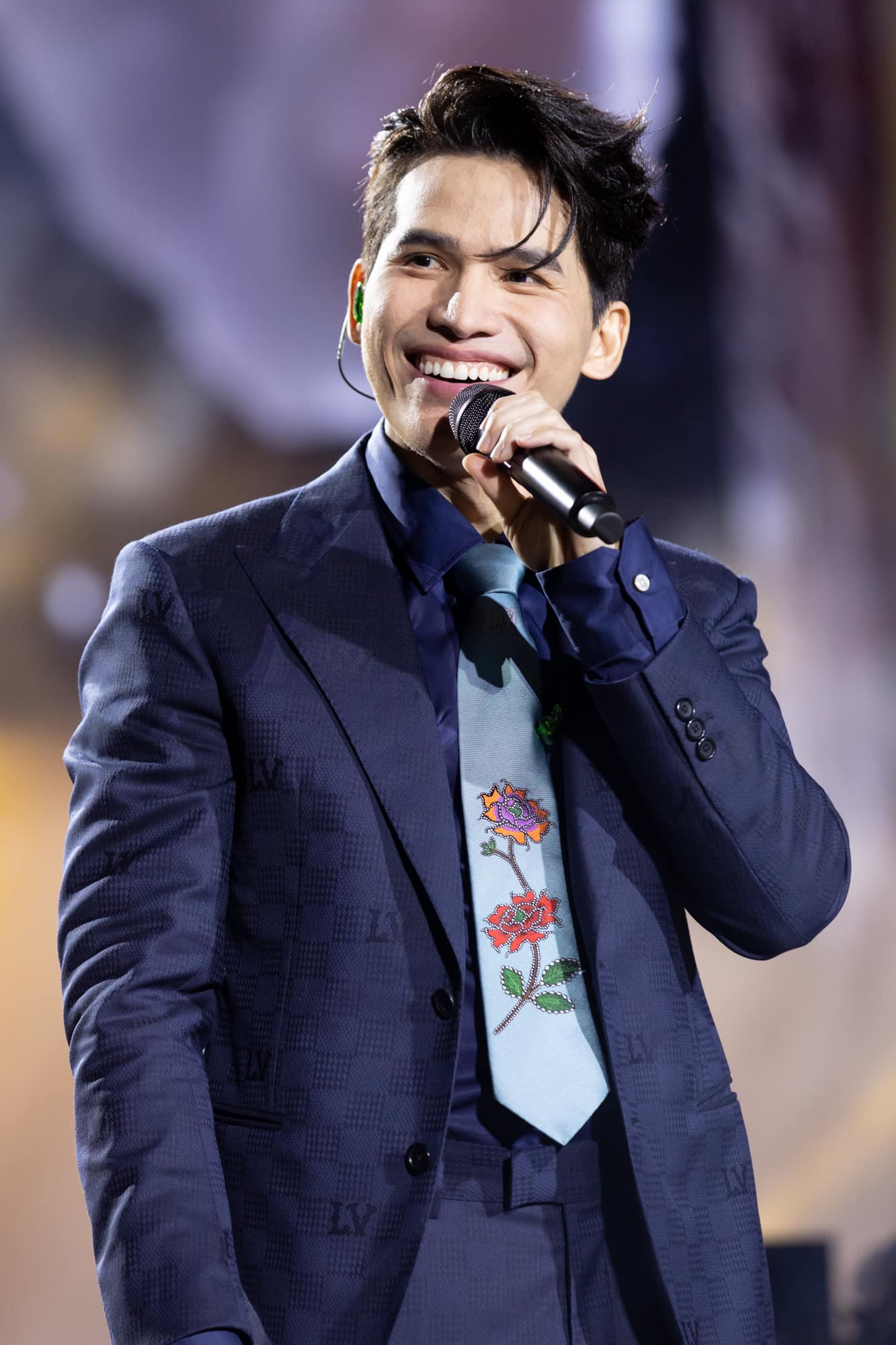 Quốc Thiên từng "suýt" có được trong tay hit Phía Sau Một Cô Gái. Quốc Thiên từng "suýt" có được trong tay hit Phía Sau Một Cô Gái.