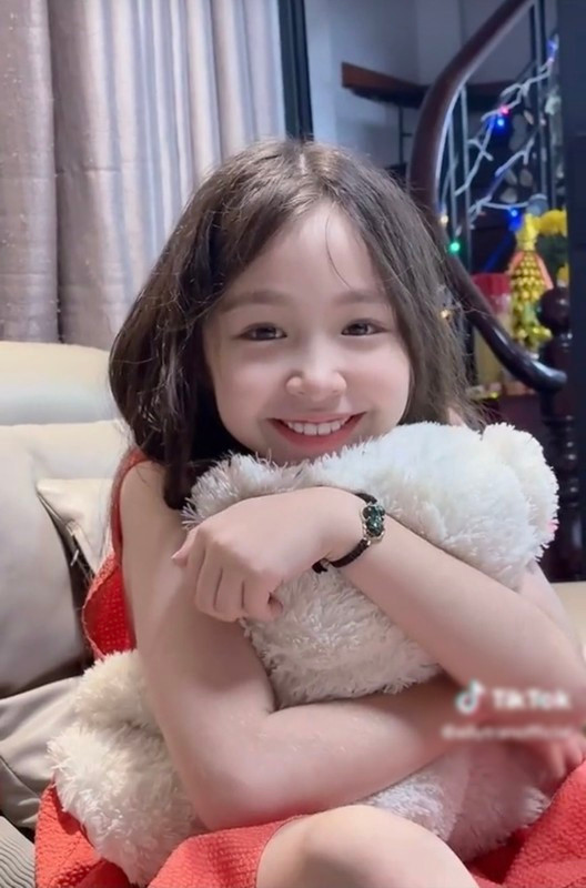 Con gái Elly Trần được dự đoán là một trong những "Hoa hậu tương lai".