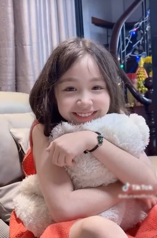 Con gái Elly Trần được dự đoán là một trong những "Hoa hậu tương lai".