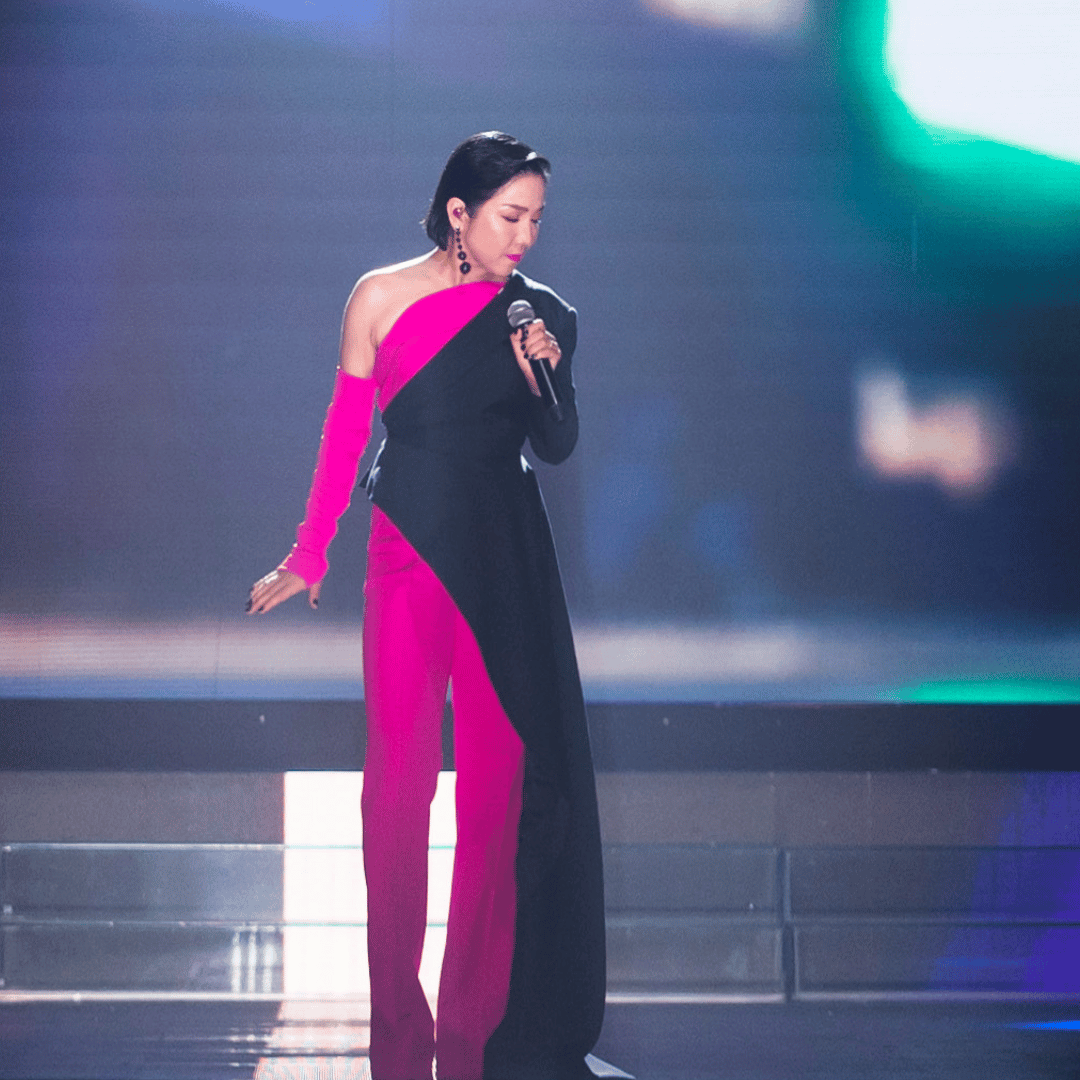 Diva Mỹ Linh đem bản hit 25 năm trình diễn trên sân khấu Chị Đẹp Đạp Sóng Rẽ Gió 2023.