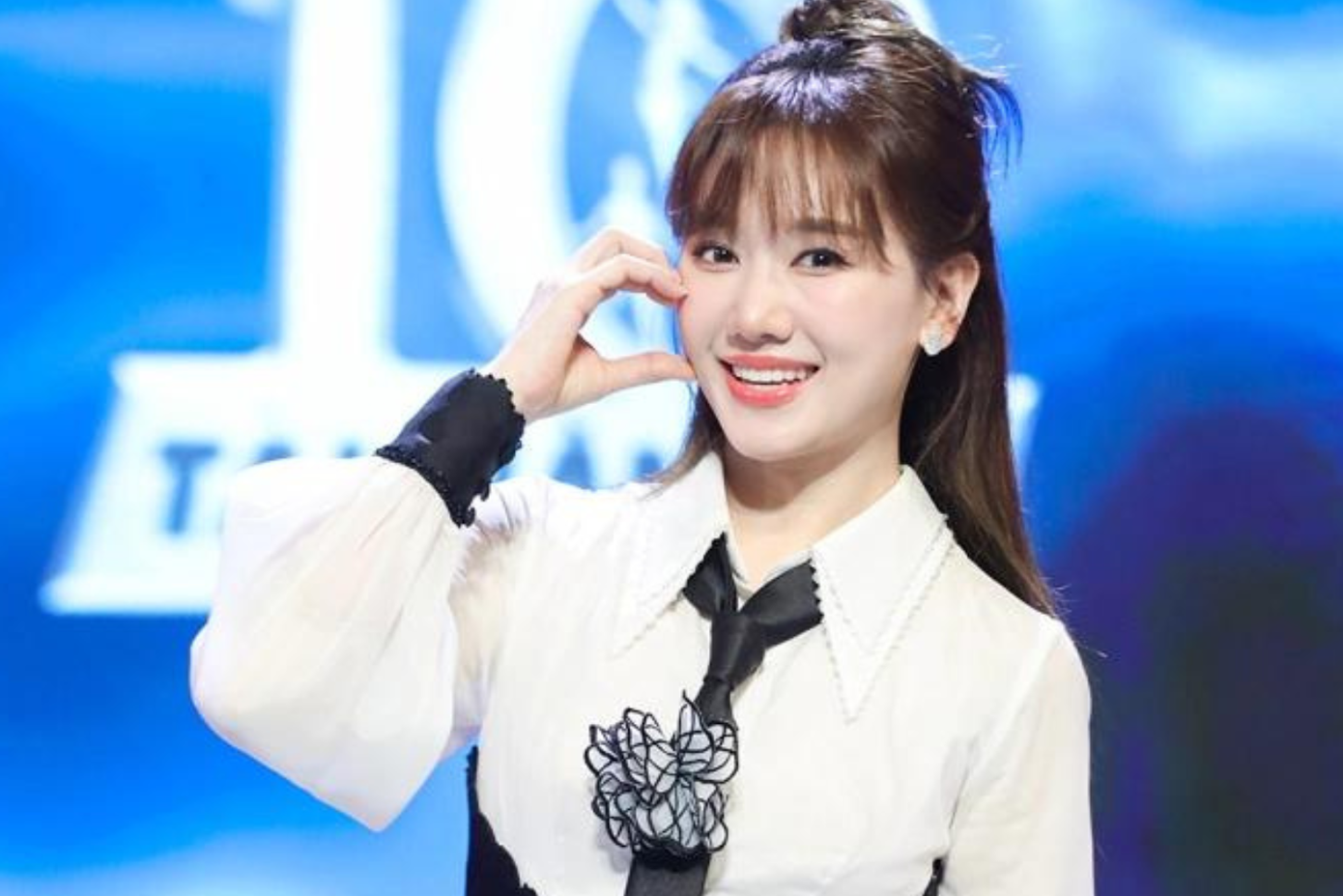 Trước đó trong một buổi livestream, Hari Won khẳng định không cố tình nói lớ, nói sai mà luôn mong muốn bản thân có thể nói tiếng Việt giỏi và rành mạch.