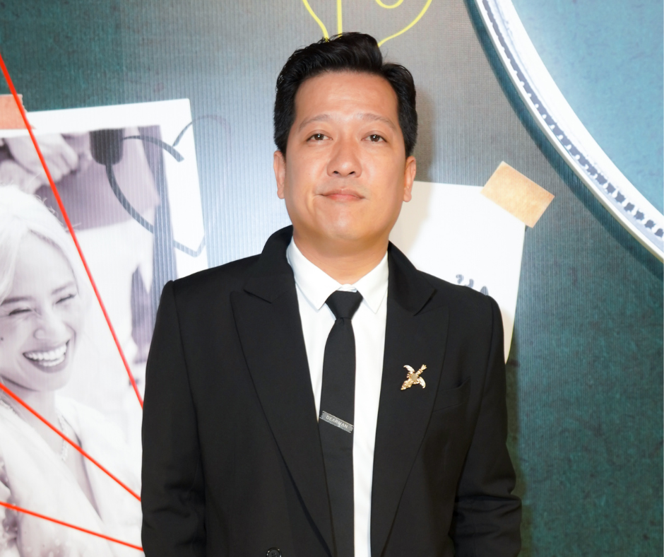 Trường Giang cũng góp mặt tại buổi ra mắt Siêu Lừa Gặp Siêu Lầy để chúc mừng đàn em. Trường Giang cũng góp mặt tại buổi ra mắt Siêu Lừa Gặp Siêu Lầy để chúc mừng đàn em.