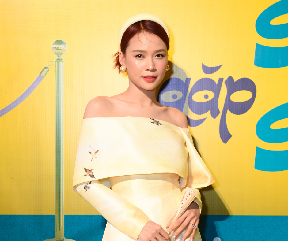 Ninh Dương Lan Ngọc và Sam "đổ bộ" thảm đỏ của Siêu Lừa Gặp Siêu Lầy. Ninh Dương Lan Ngọc và Sam "đổ bộ" thảm đỏ của Siêu Lừa Gặp Siêu Lầy.